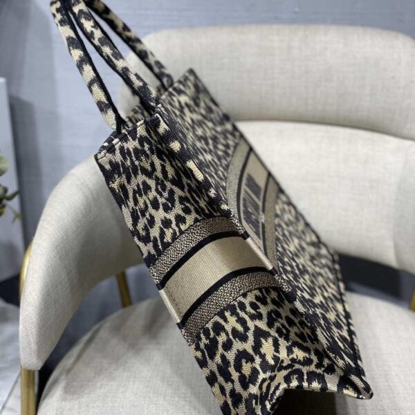 65332b668d9ca.jpg 65332b668d9ca.jpg