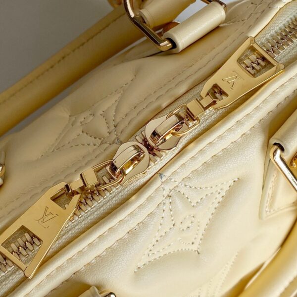 Replica-Louis-Vuitton-Alma-BB-Bag-Banana-Yellow-LV-M59821-8.jpg Replica-Louis-Vuitton-Alma-BB-Bag-Banana-Yellow-LV-M59821-8.jpg