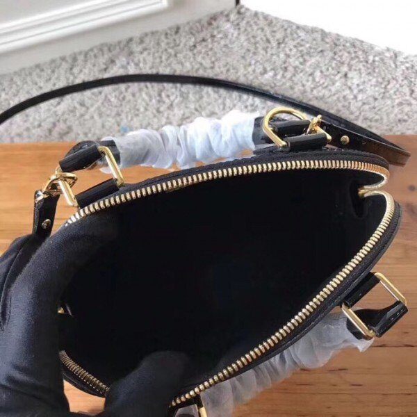 m50418-4.jpg m50418-4.jpg