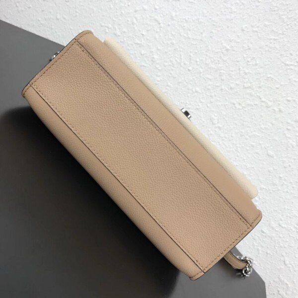 m51424-6.jpg m51424-6.jpg