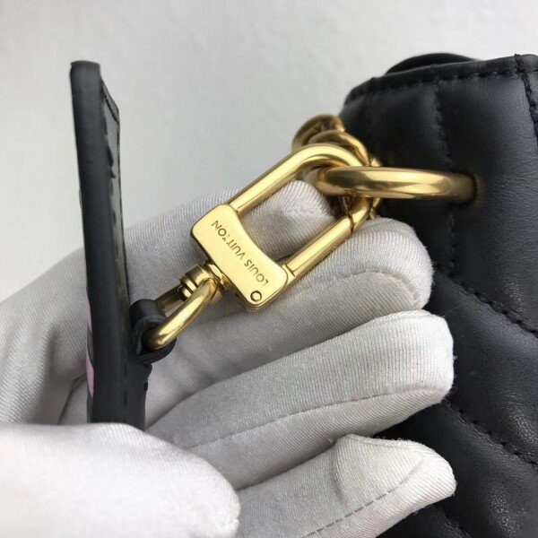 m51683-7.jpg m51683-7.jpg