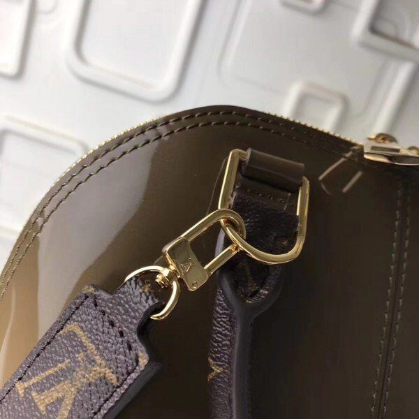 m51904-5.jpg m51904-5.jpg