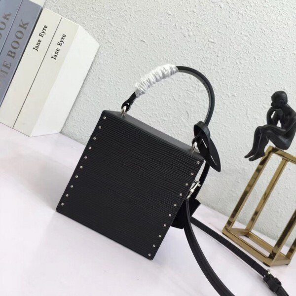 m52703-2.jpg m52703-2.jpg