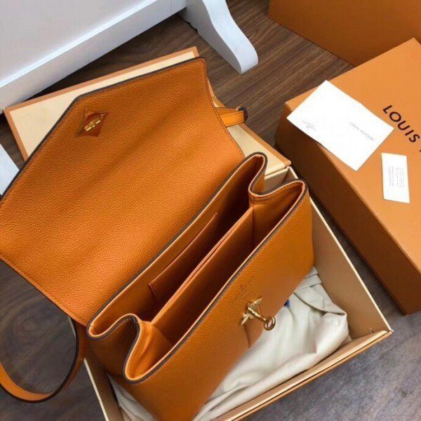 m53818-5.jpg m53818-5.jpg