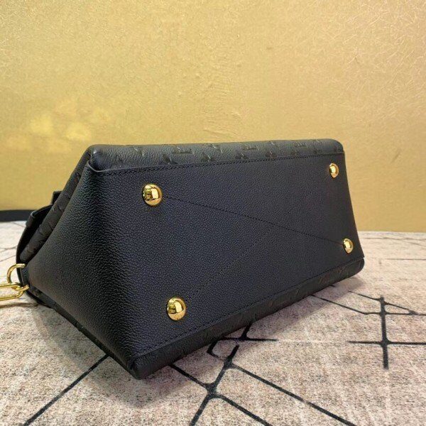 m53944-7.jpg m53944-7.jpg