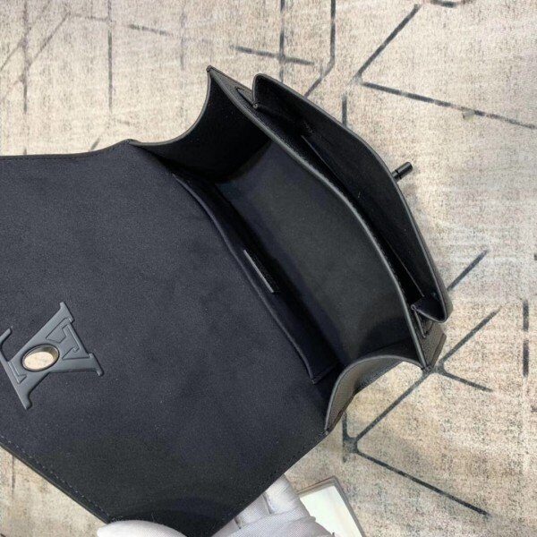 m55848-9.jpg m55848-9.jpg