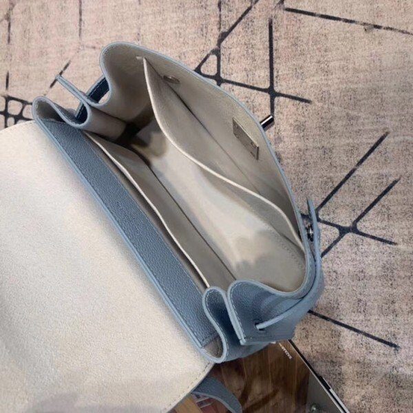 m56321-8.jpg m56321-8.jpg