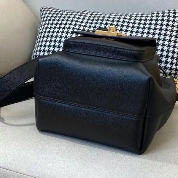 m57687-6.jpg m57687-6.jpg