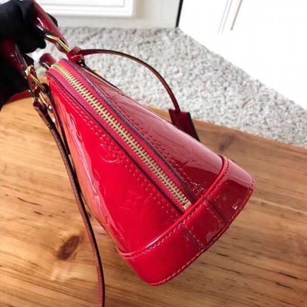 m90174-2.jpg m90174-2.jpg