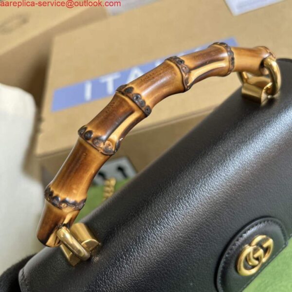 653298d7eb5d8.jpg 653298d7eb5d8.jpg